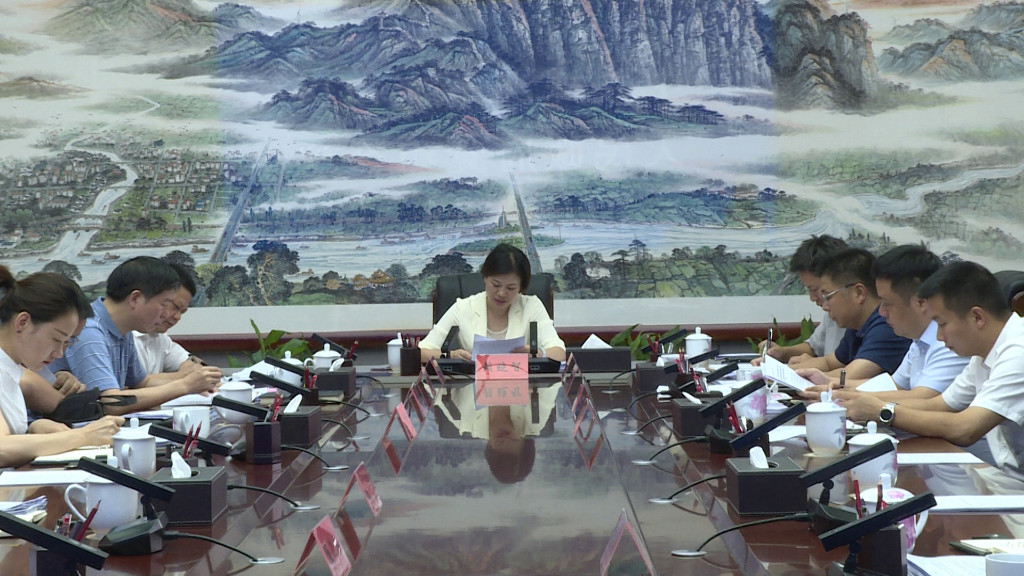 赖晓智主持召开渌口区一届政府第36次常务会议