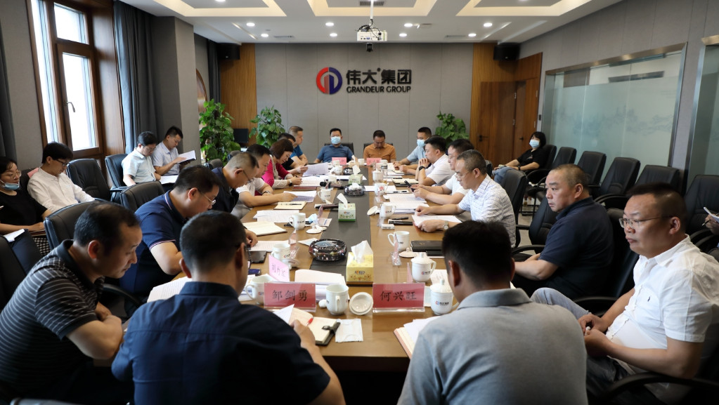 李晓彤到青龙湾项目现场办公 推动解决“急难愁盼”问题.JPG