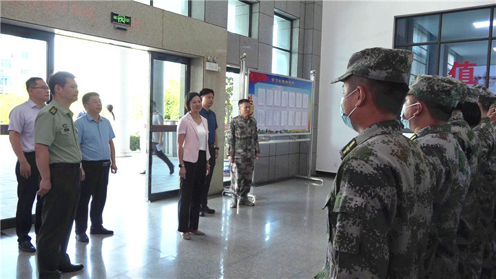 赖晓智八一慰问