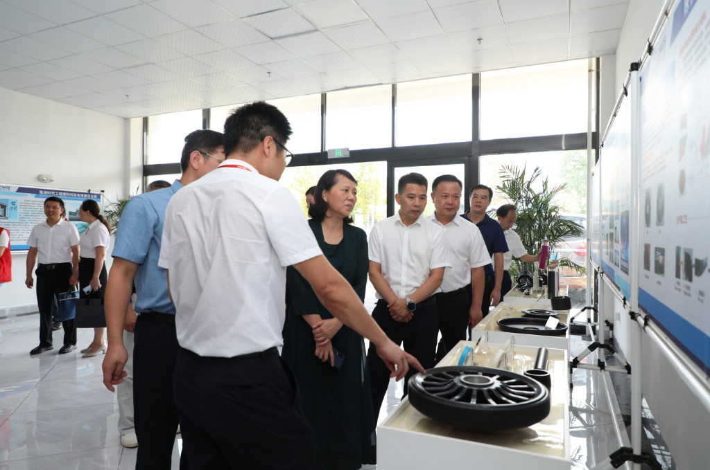 刘文杰一行来渌口区指导第五次全国经济普查专项试点工作