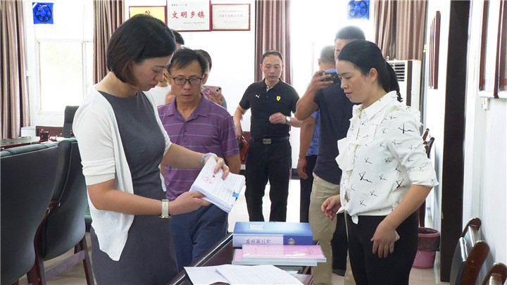 赖晓智暗访督查森林防火工作