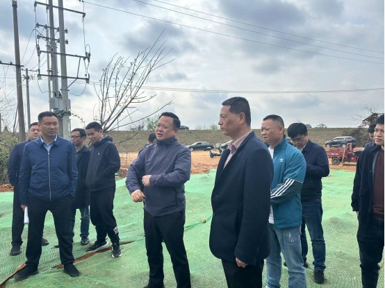 渌口区开展渌口镇青龙湾村非法洗砂生产线污染问题的边...