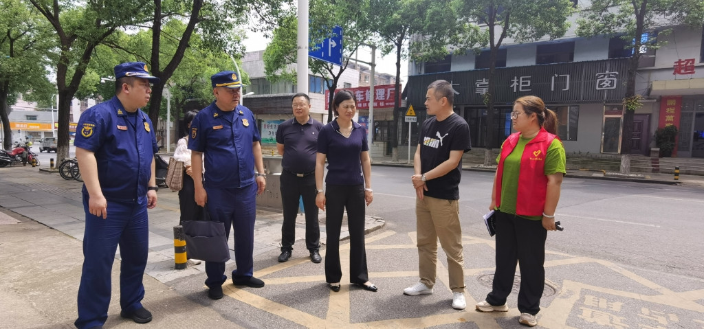 赖晓智调研电动车