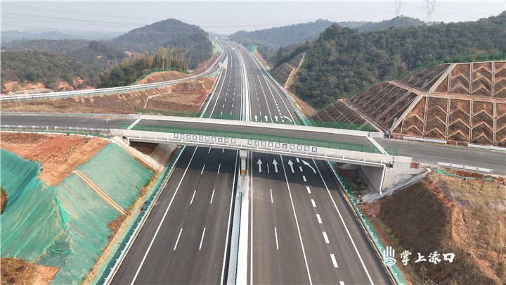 醴娄高速株洲湘江特大桥合龙图2