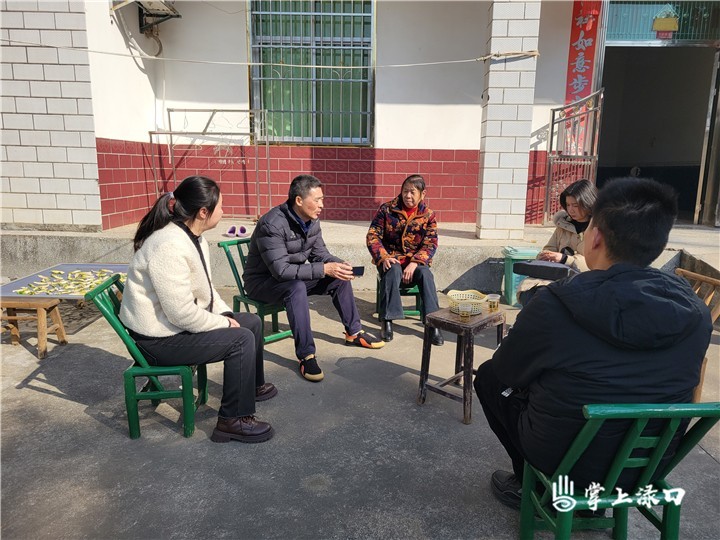 市委宣传部一行来渌口慰问道德模范图