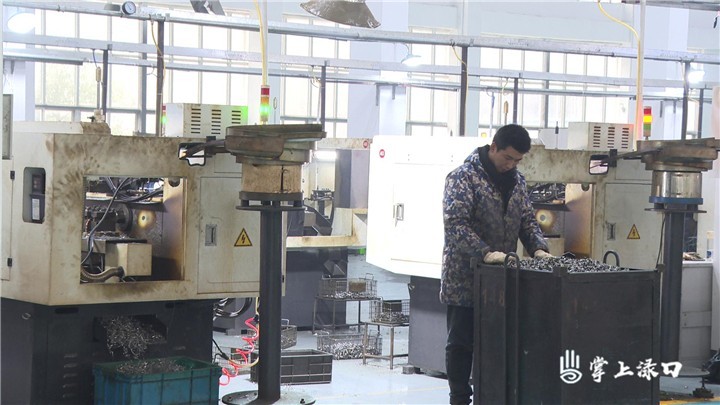 赖晓智到湾塘工业园调研图2